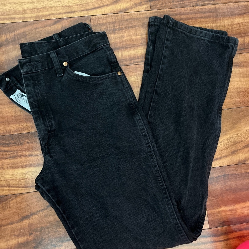 Men’s Wrangler black cowboy cut jeans